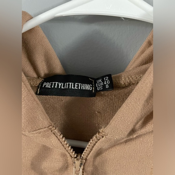 Cropped Sweatshirt from Pretty Little Thing! - Picture 2 of 3